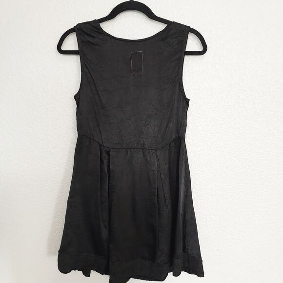 Burning Torch Black Silk Dress w/Lace Trim - Picture 8 of 9